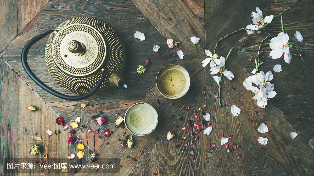 平铺传统亚洲茶道排列,俯视图